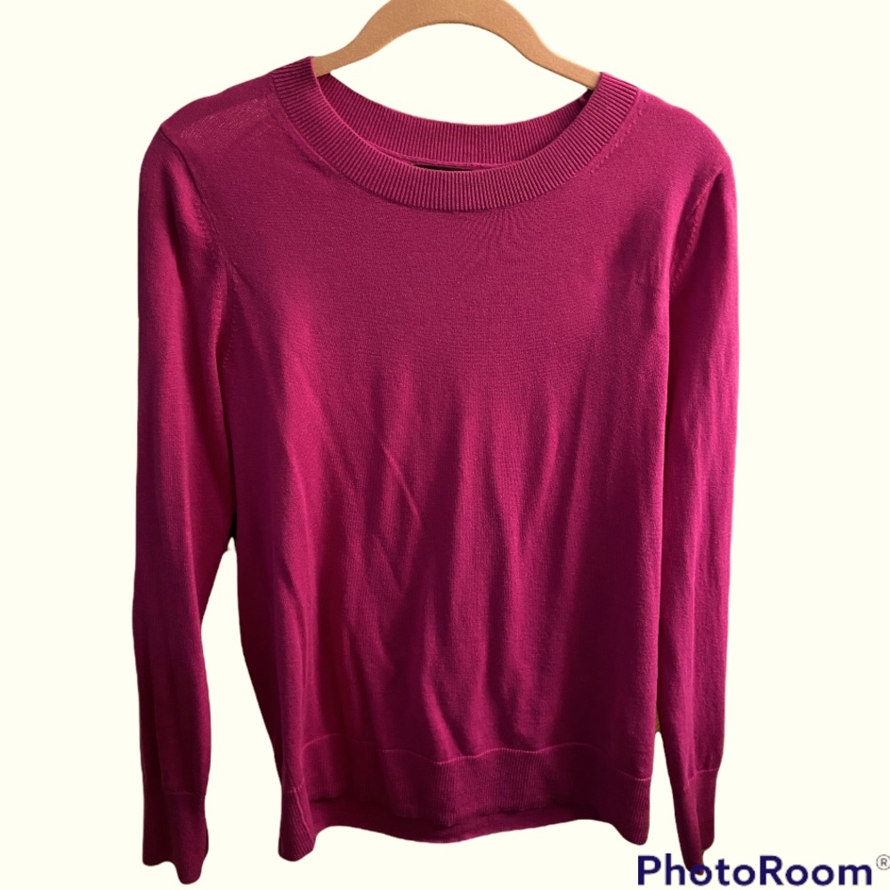 2/$10 | Banana Republic Lightweight Crew Neck Sweater